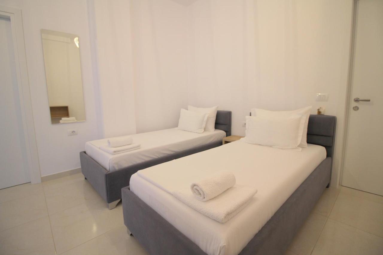 J&B Hotel คซามิล ภายนอก รูปภาพ
