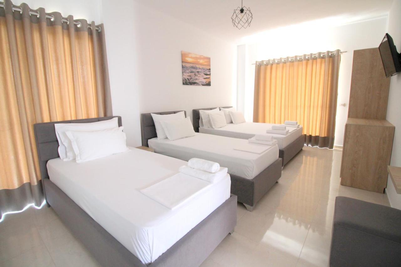 J&B Hotel คซามิล ภายนอก รูปภาพ