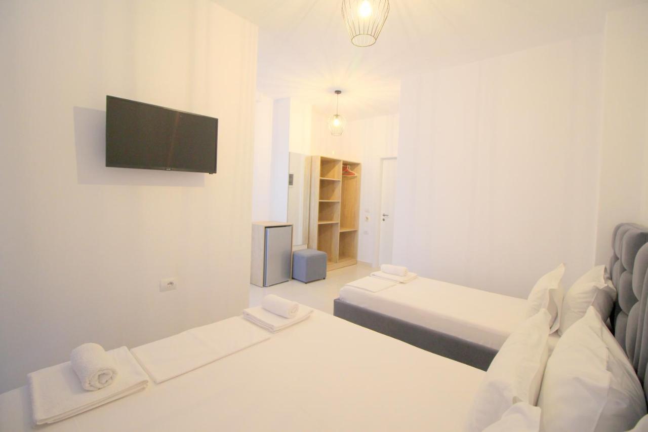 J&B Hotel คซามิล ภายนอก รูปภาพ