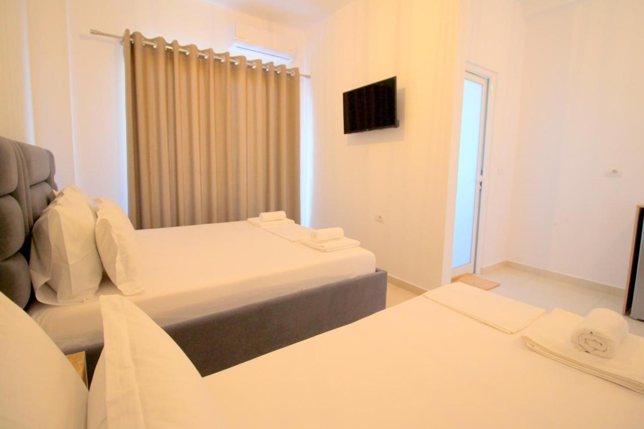J&B Hotel คซามิล ภายนอก รูปภาพ