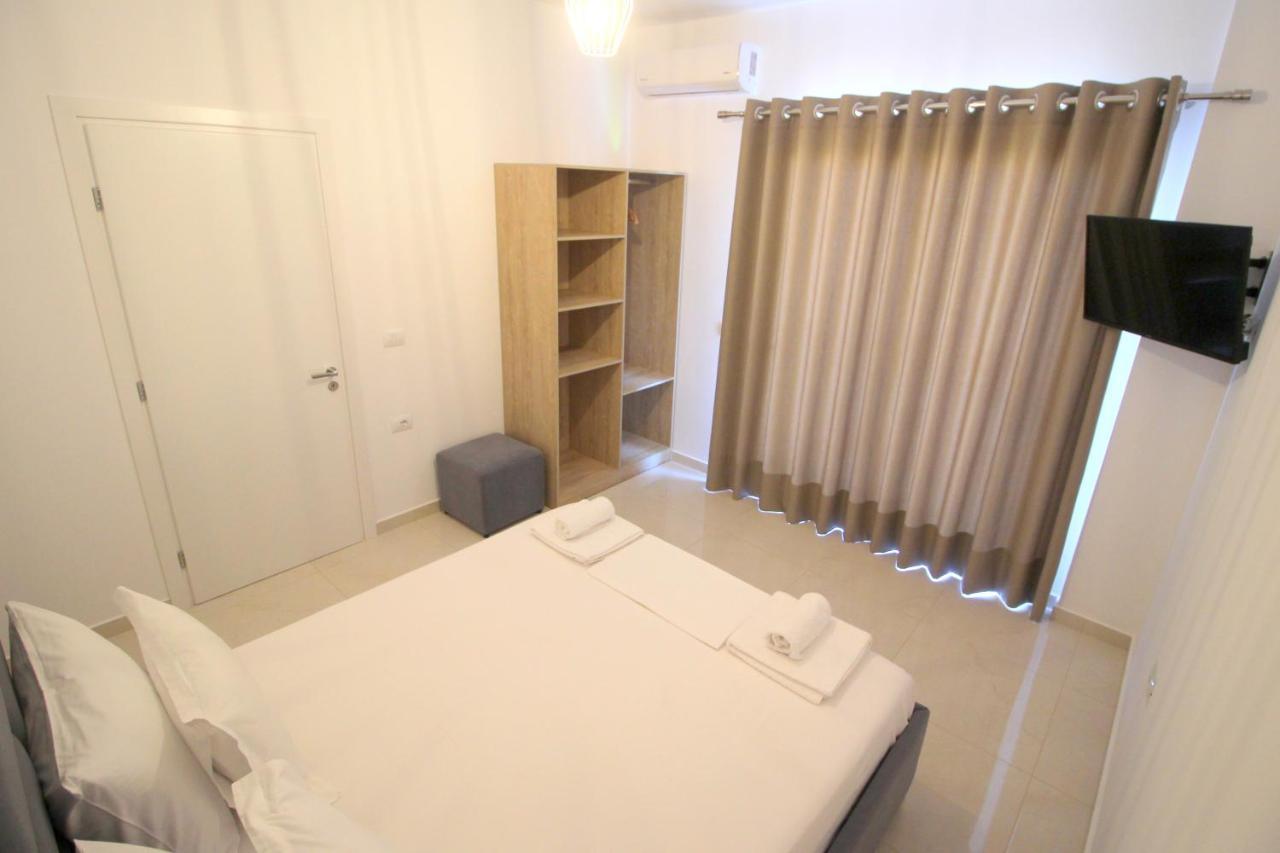 J&B Hotel คซามิล ภายนอก รูปภาพ